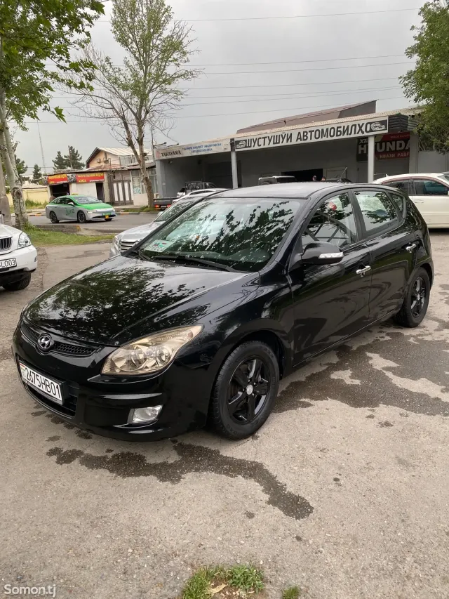 Hyundai i30 2010 · 1.6 AT