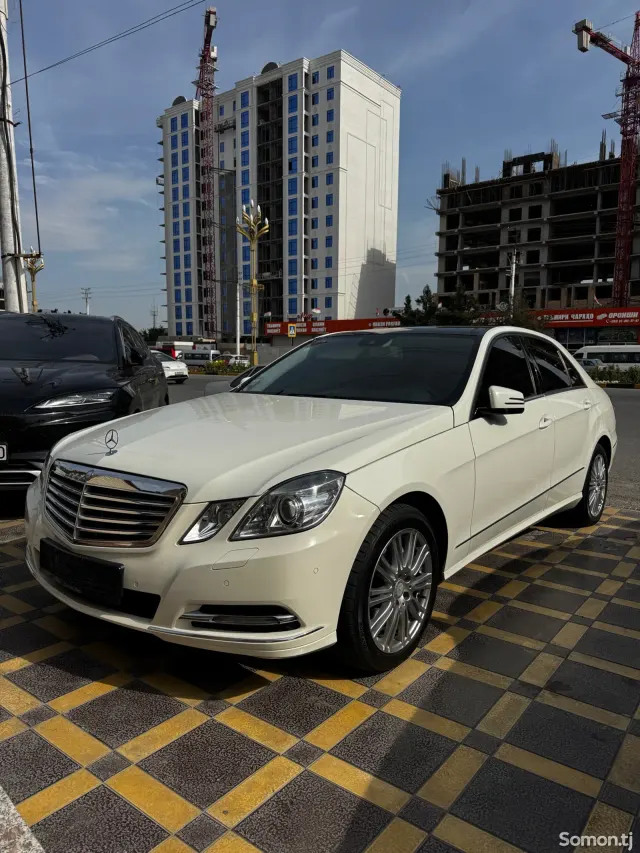 Mercedes-Benz E class 2012 · 3.0 AT