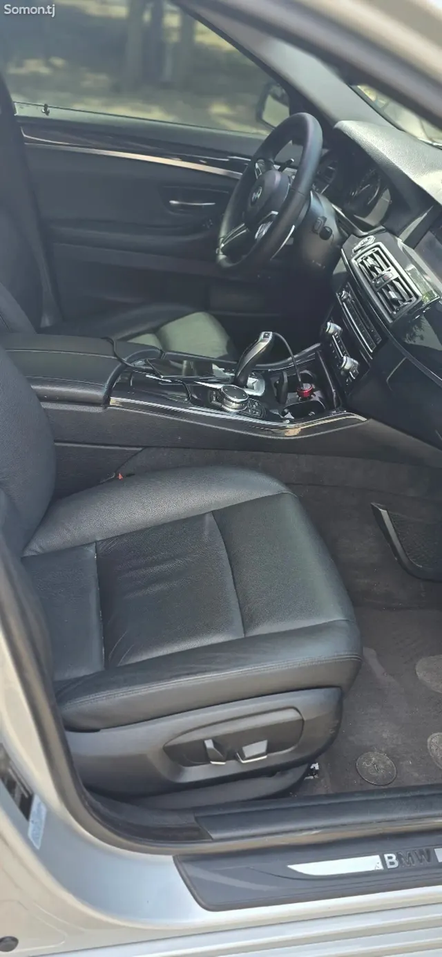 BMW 5 series 2015 · 2.0 AT