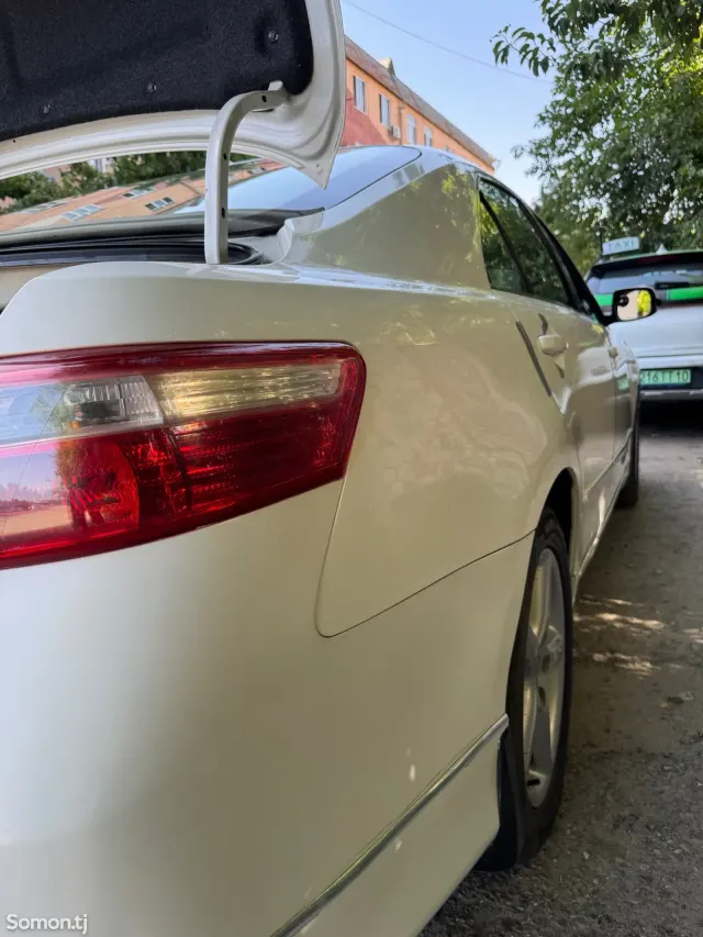 Toyota Camry 2008 · 2.4 MT