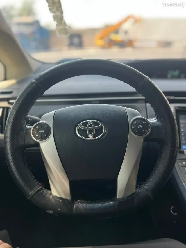 Toyota Prius 2014 · 1.5 AT