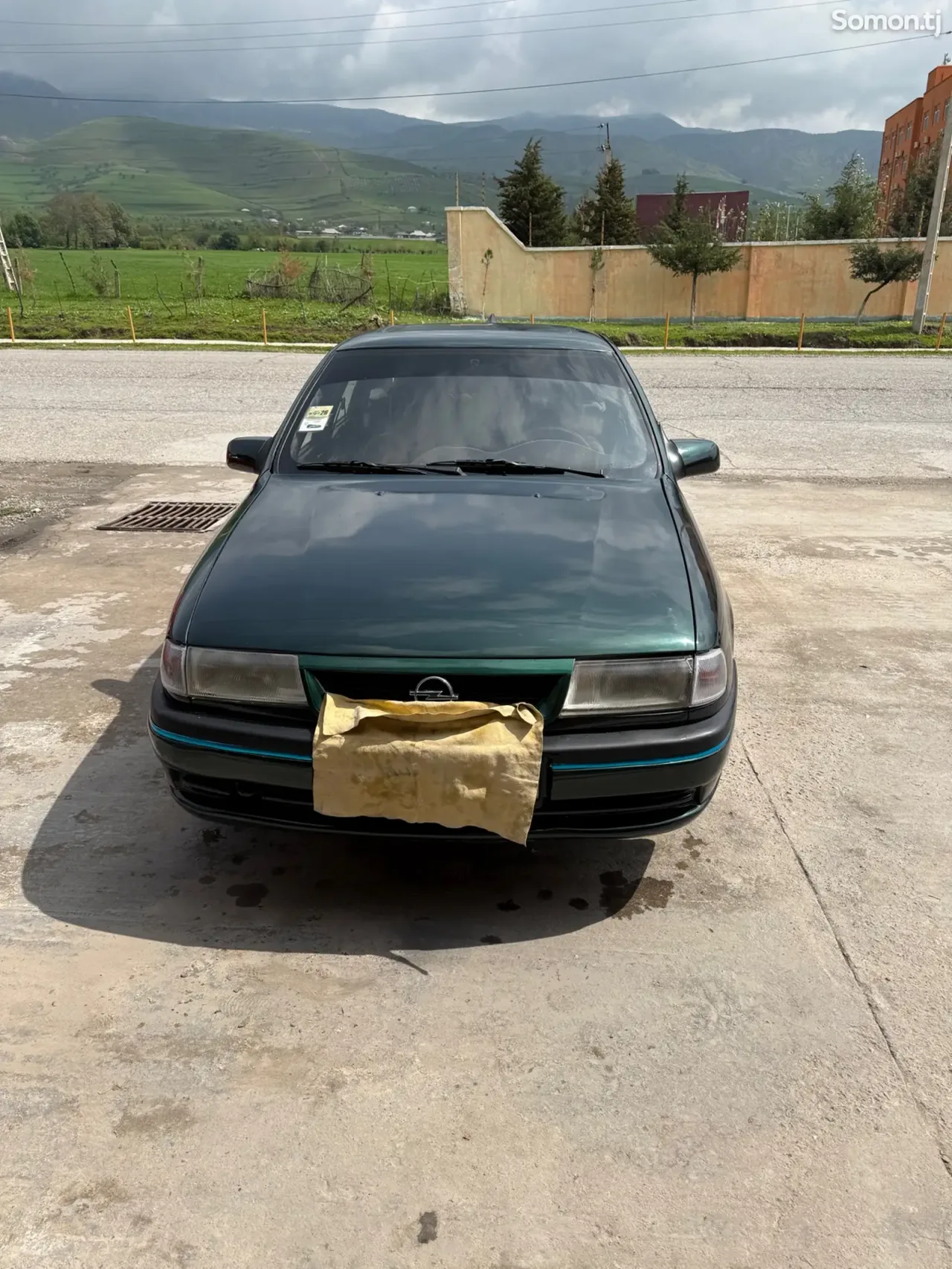 Opel Vectra A 1995 · 1.6 MT