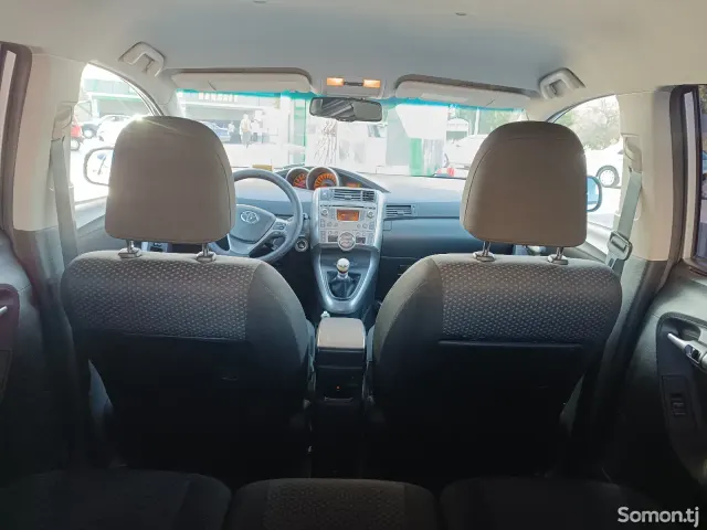 Toyota Corolla Verso 2009 · 1.9 MT