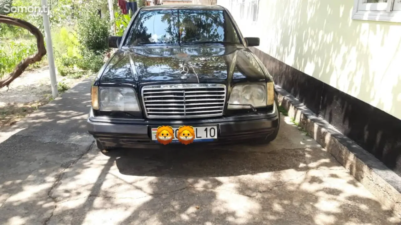 Mercedes-Benz W124 1994 · 3.2 AT