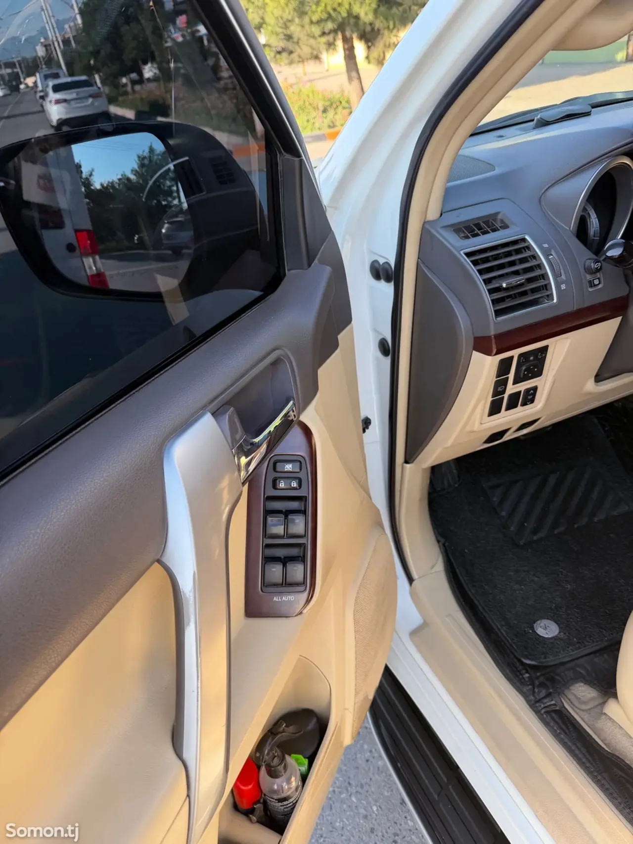 Toyota Land Cruiser Prado 2016 · 4.0 AT