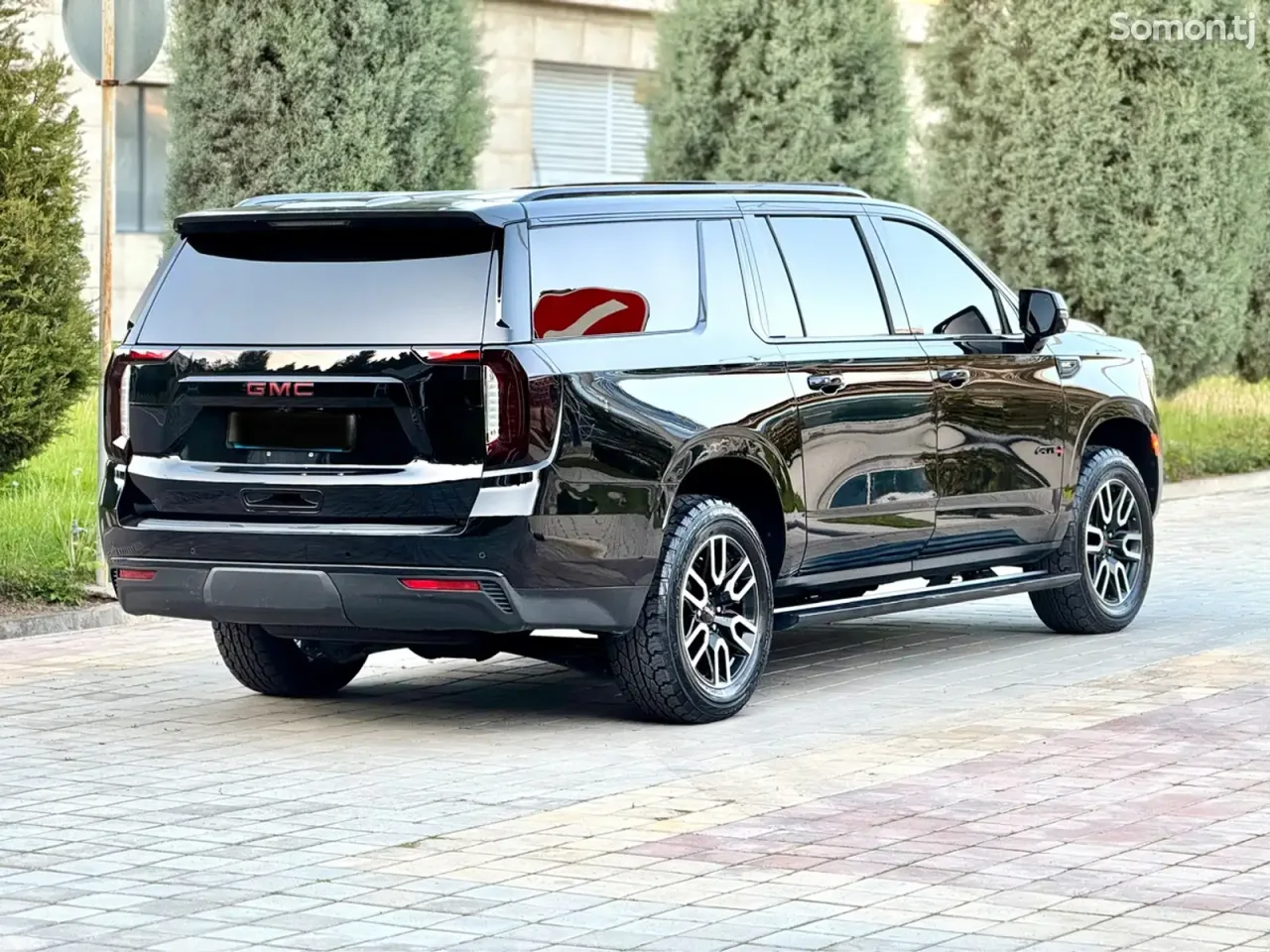 GMC Yukon 2023 · 6.2 AT