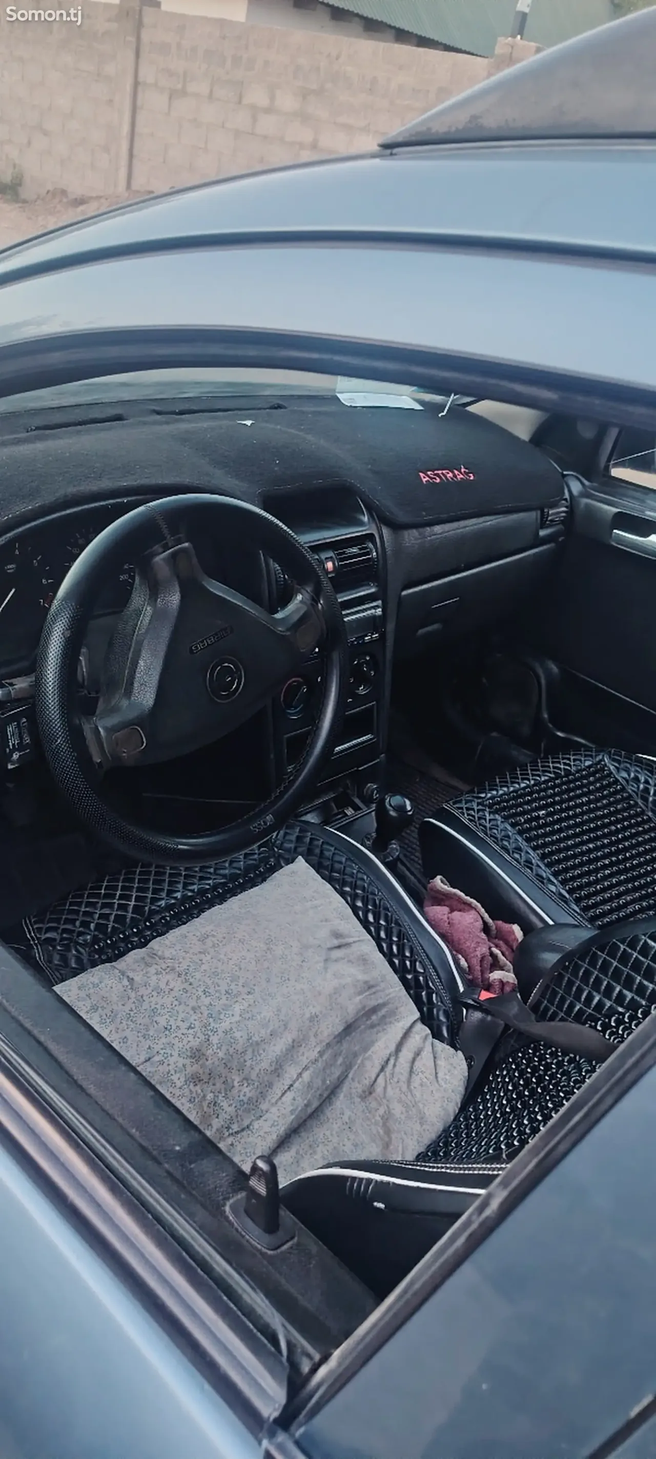 Opel Astra G 1999 · 1.6 MT