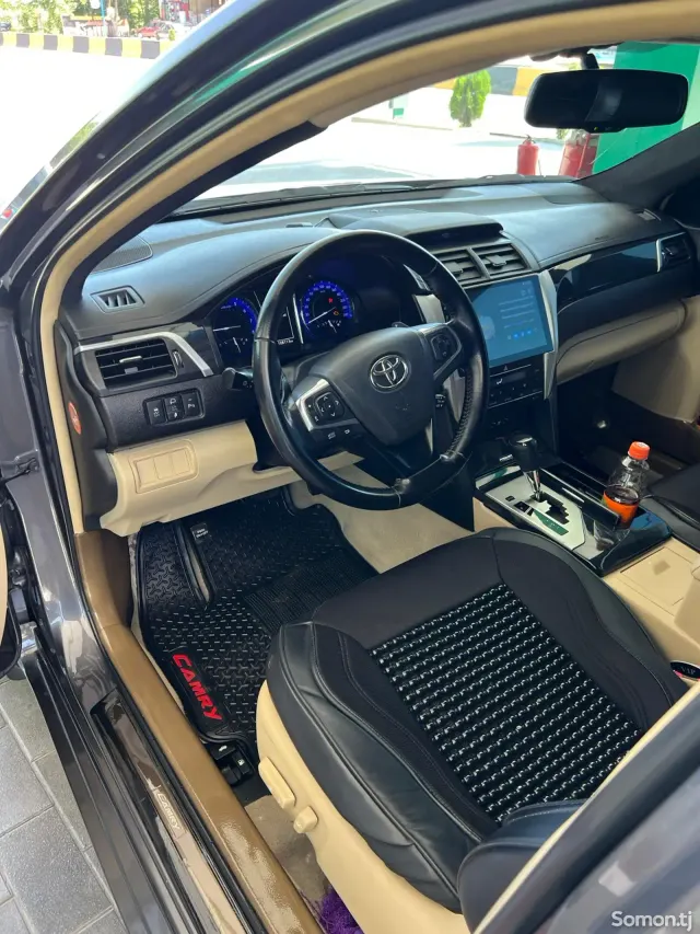 Toyota Camry 2016 · 2.5 AT