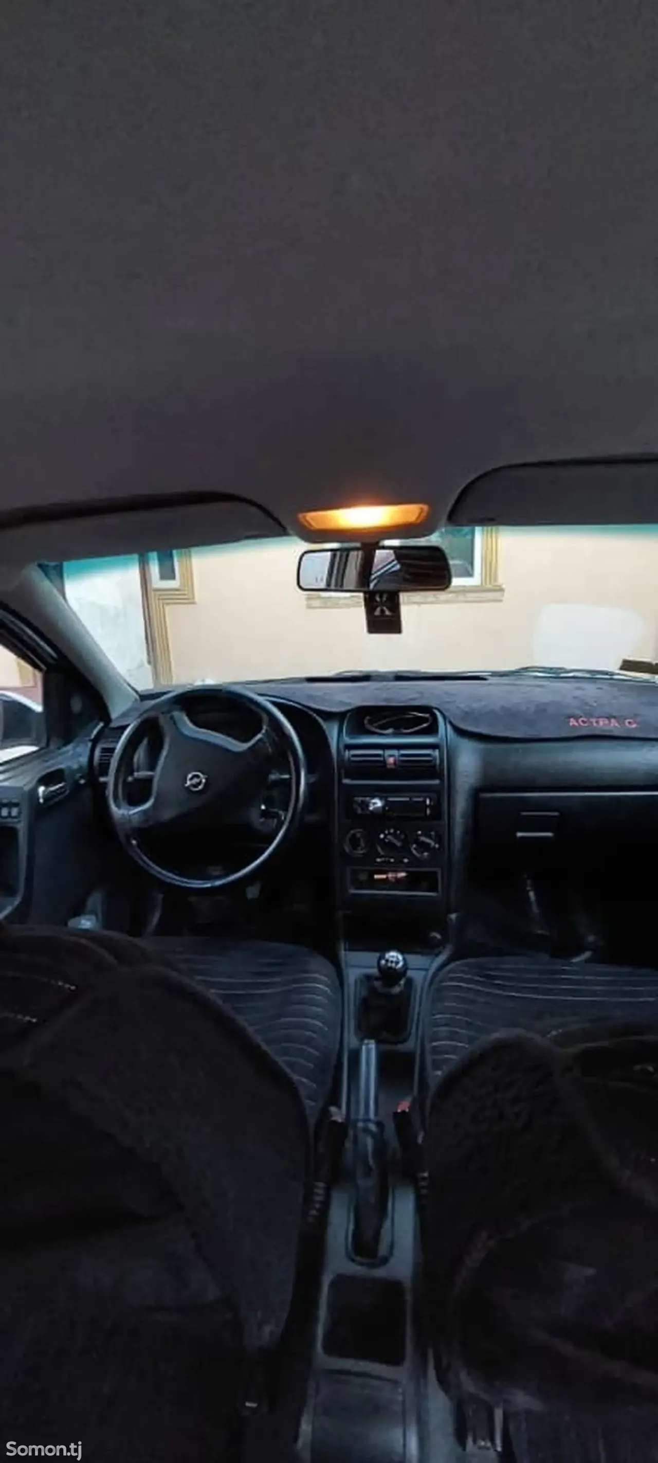 Opel Astra G 1999 · 1.6 MT