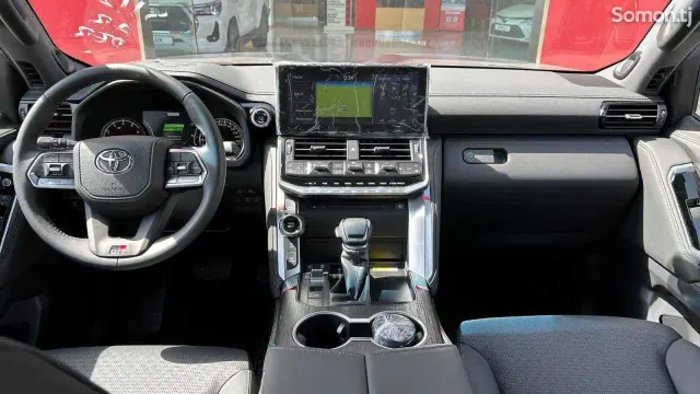 Toyota Land Cruiser 2023 · 3.5 AT