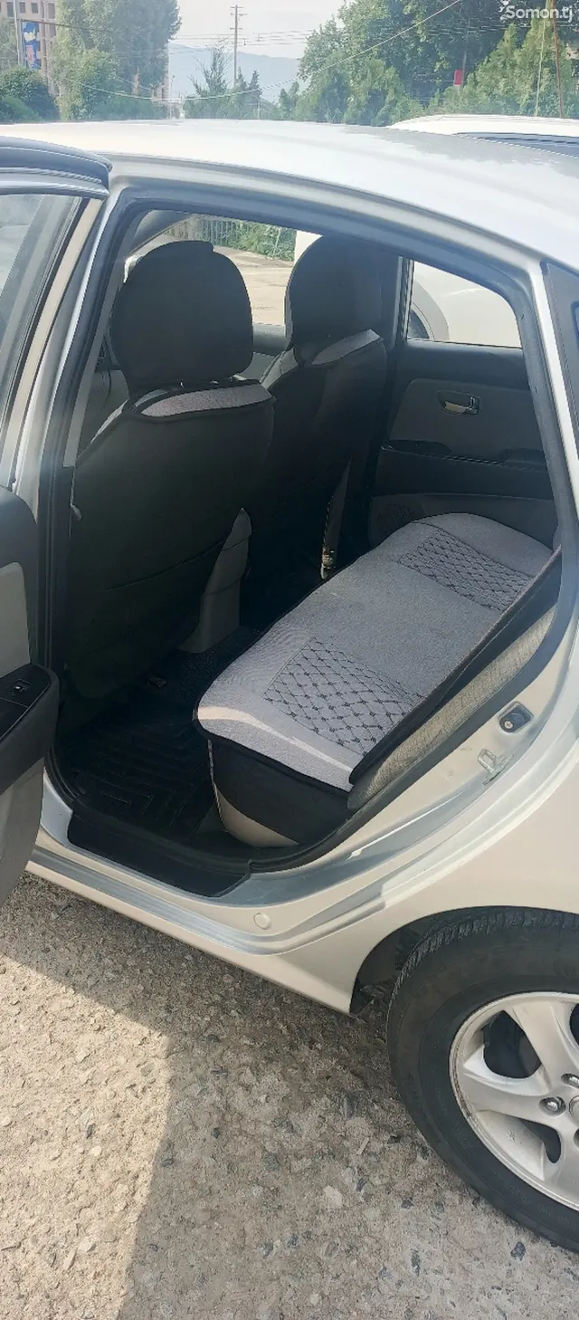 Hyundai Avante 2010 · 1.6 AT