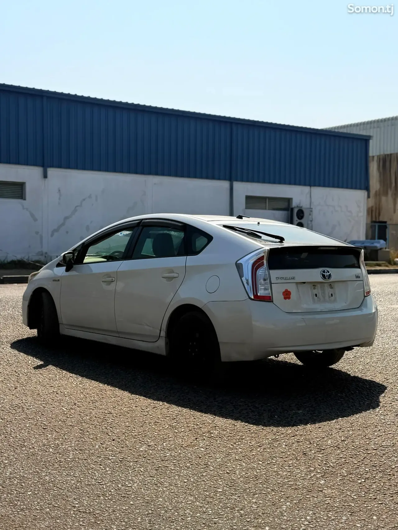 Toyota Prius 2015 · 1.8 AT