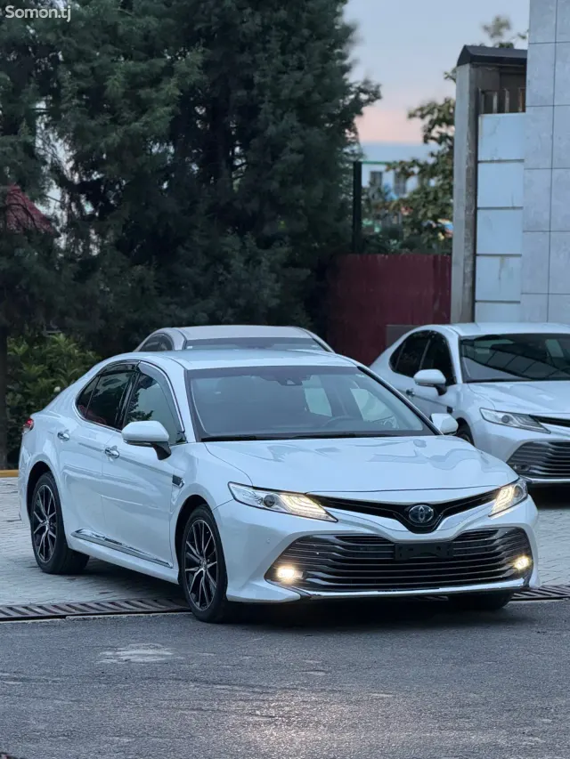 Toyota Camry 2018 · 2.5 AT