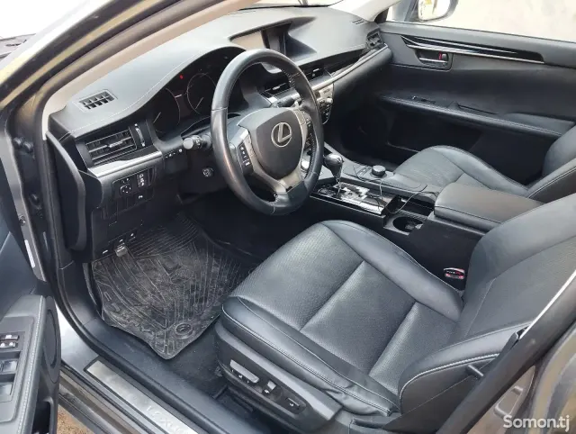 Lexus ES series 2015 · 3.0 AT