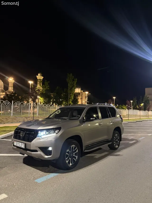 Toyota Land Cruiser Prado 2020 · 2.8 AT