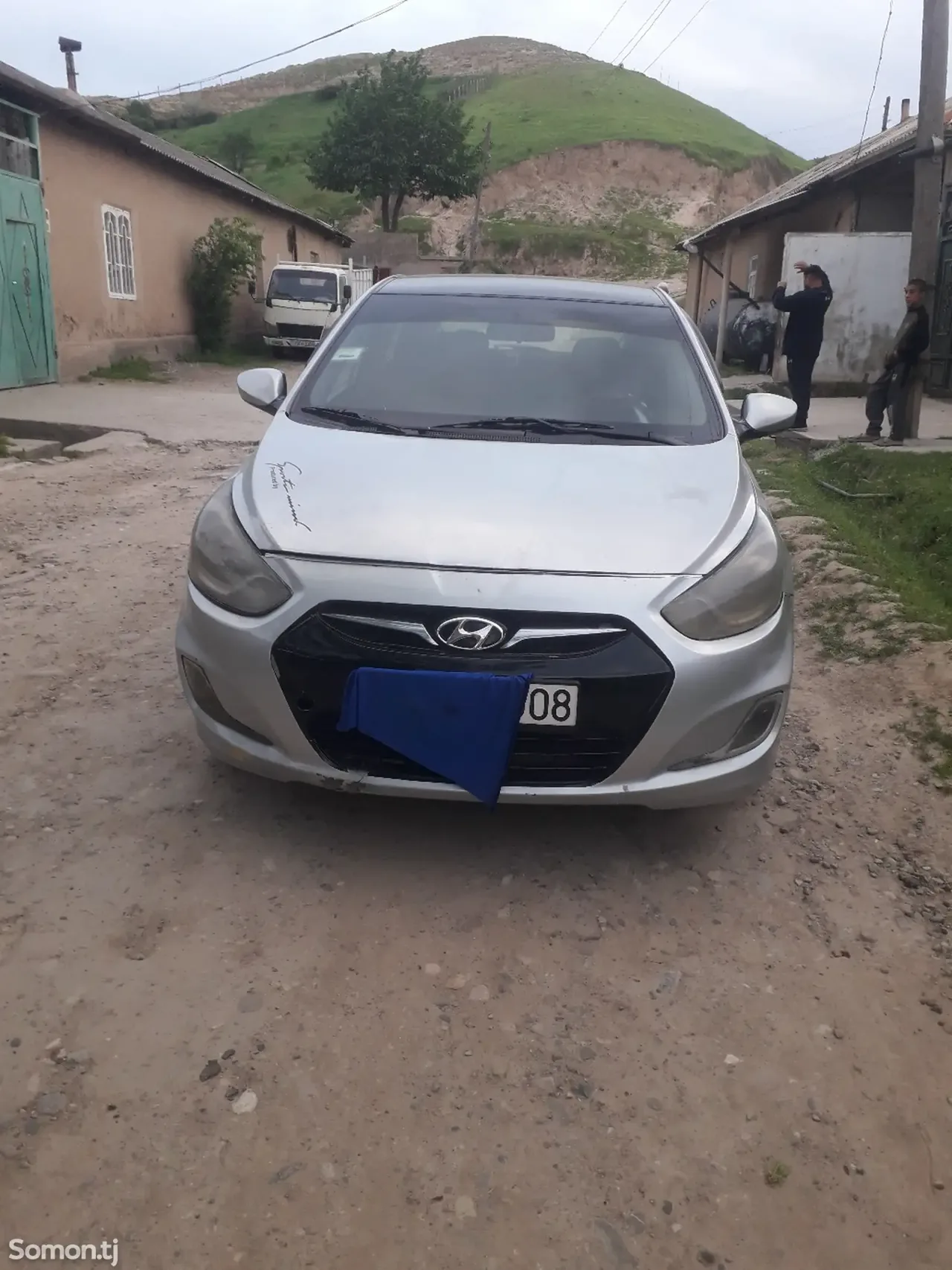 Hyundai Solaris 2013 · 1.4 MT