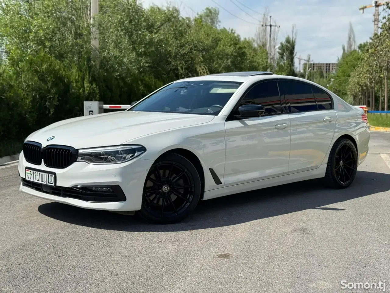 BMW 5 series 2018 · 2.0 AT