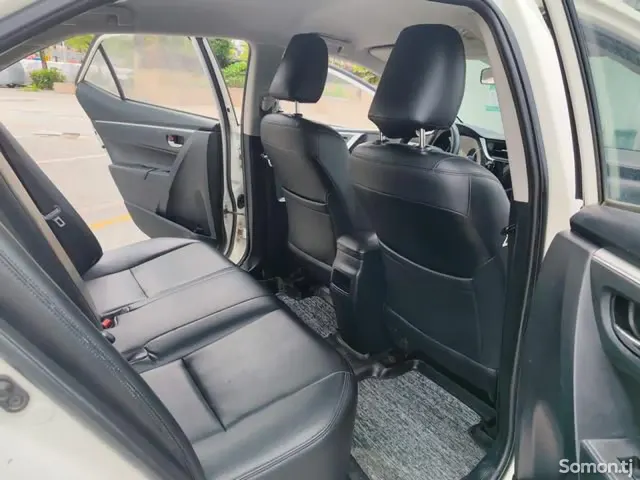 Toyota Corolla 2017 · 1.8 AT
