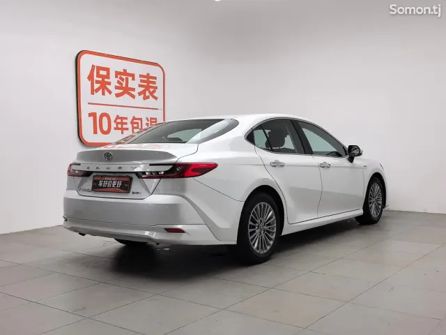Toyota Camry 2025 · 2.0 AT