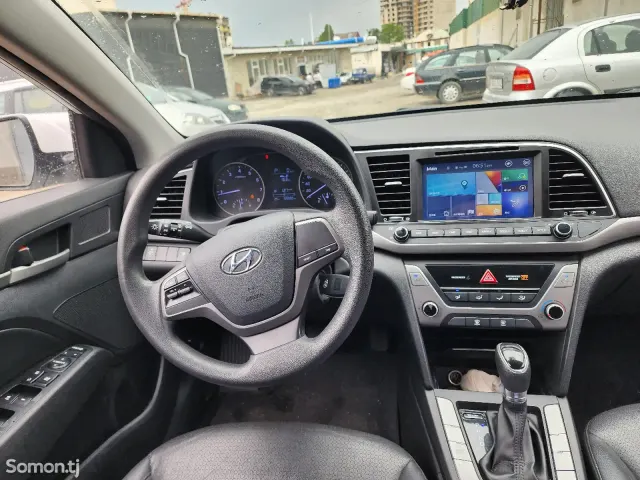 Hyundai Avante 2016 · 1.6 AT