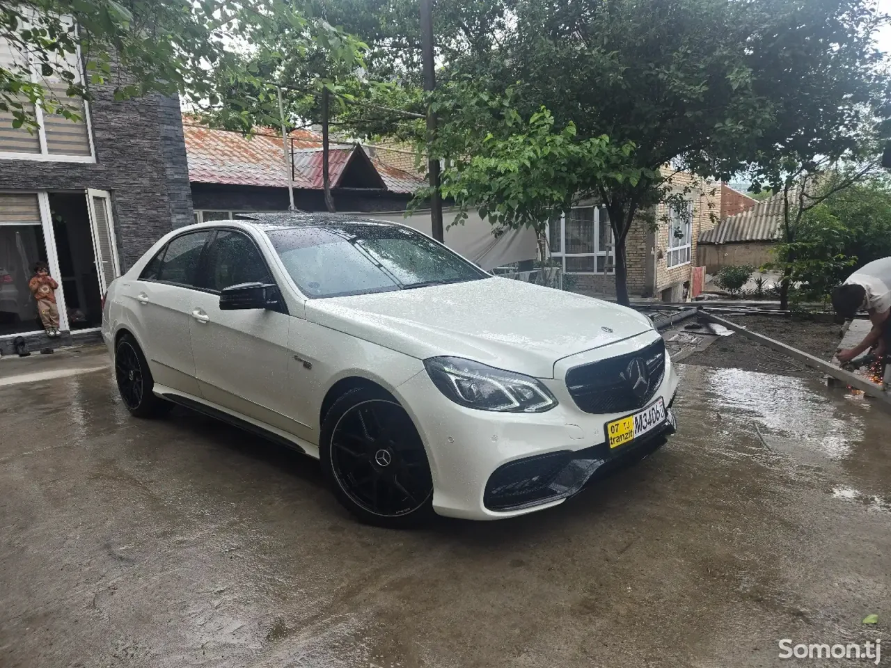 Mercedes-Benz E class 2010 · 3.5 AT