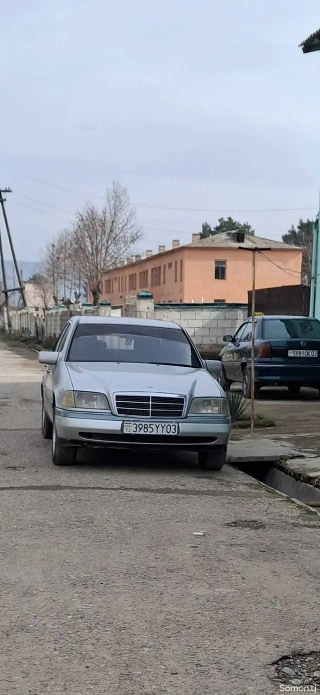 Mercedes-Benz C class 1995 · 1.8 MT