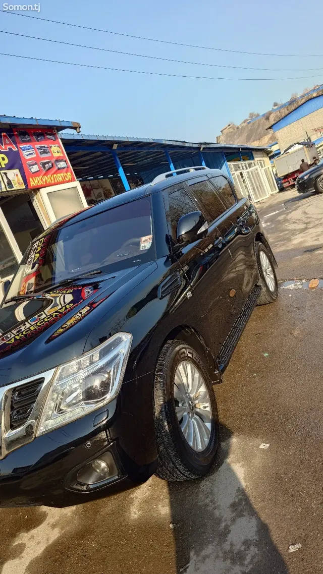 Nissan Patrol 2016 · 5.6 AT