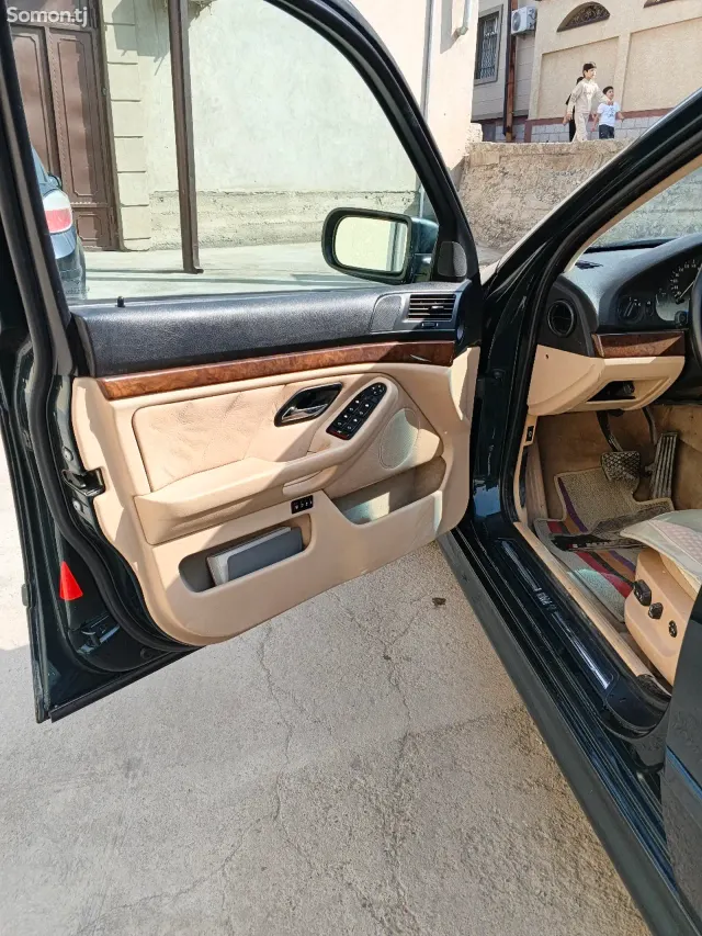 BMW 5 series 2000 · 2.5 AT
