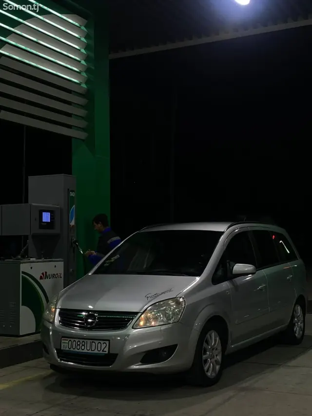 Opel Zafira 2009 · 0.8 MT