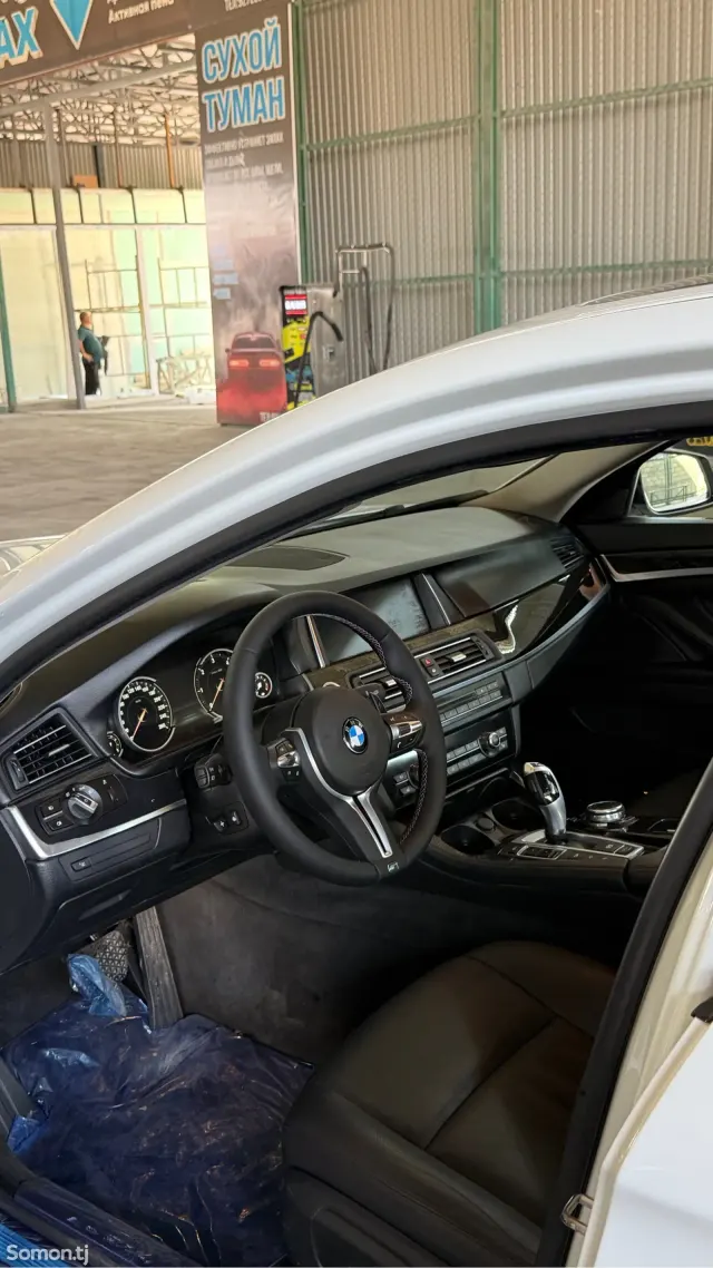 BMW 5 series 2015 · 2.0 AT