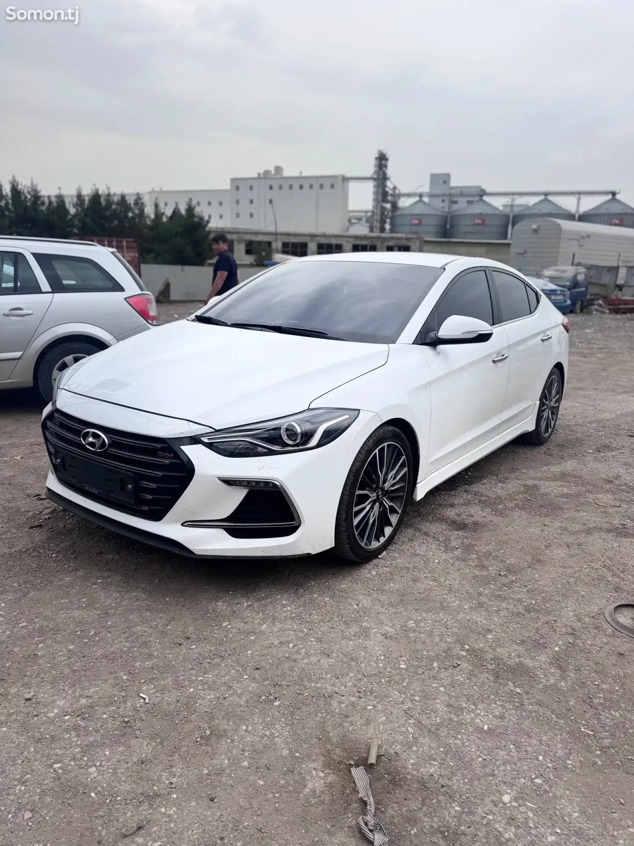 Hyundai Avante 2017 · 1.6 AT