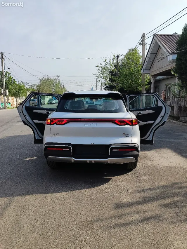 BYD Yuan Up 2025 · AT