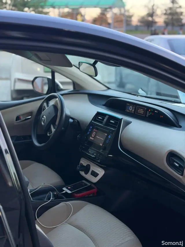 Toyota Prius 2017 · 1.8 AMT
