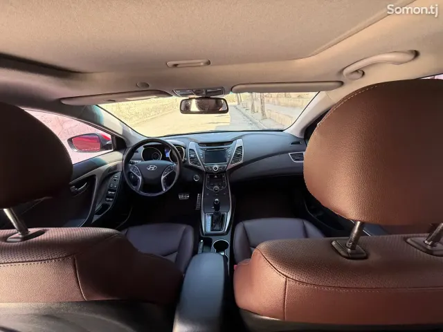 Hyundai Avante 2014 · 1.6 AT