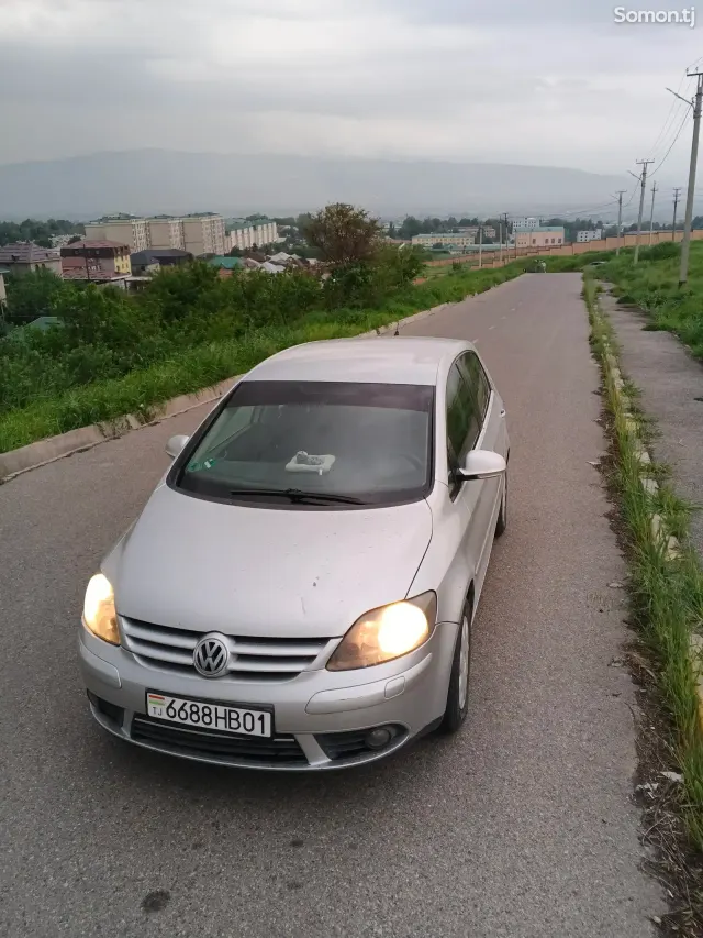 Volkswagen Golf 2006 · 1.4 MT