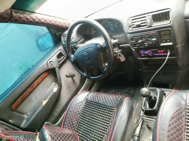 Opel Vectra A 1994 · MT