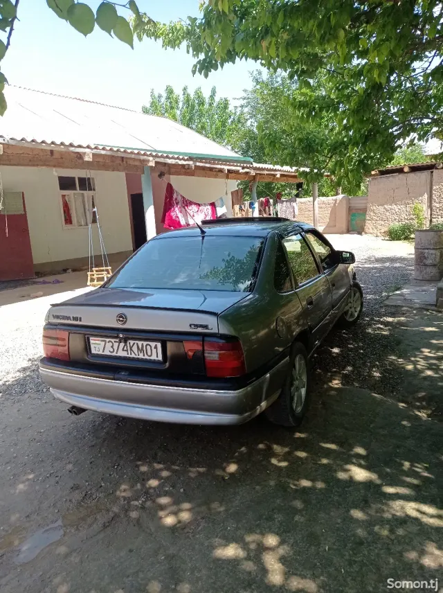 Opel Vectra A 1995 · 1.6 MT