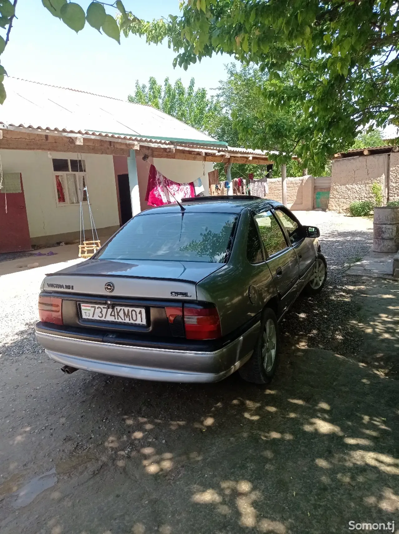 Opel Vectra A 1995 · 1.6 MT