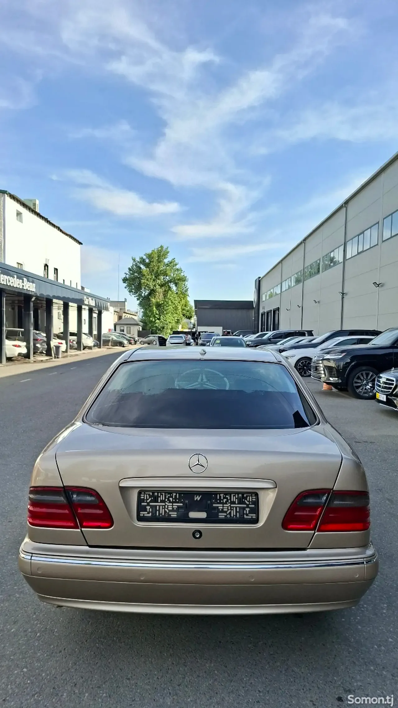 Mercedes-Benz E class 2000 · 3.2 AT