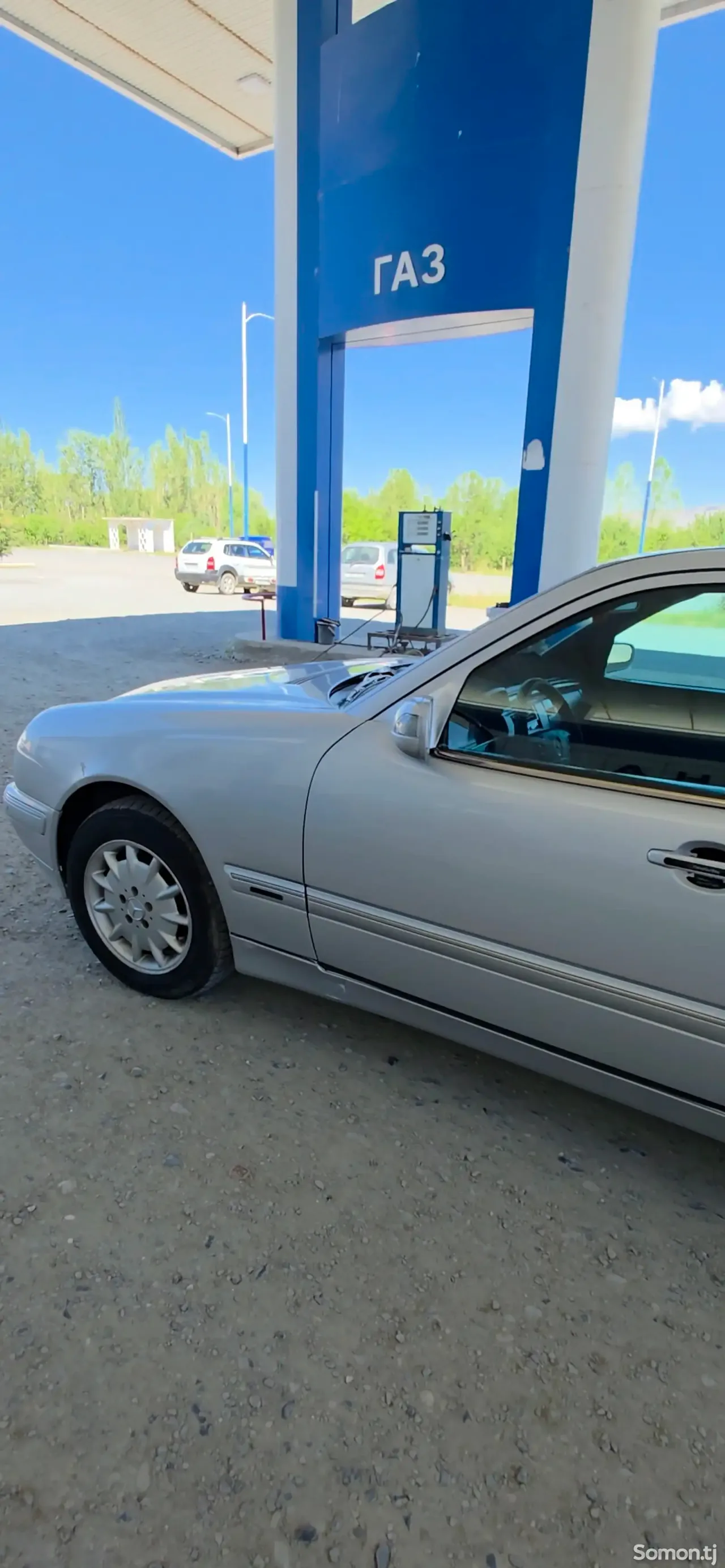 Mercedes-Benz E class 2000 · 2.0 AT