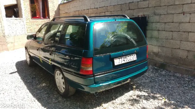 Opel Astra F 1997 · 1.6 MT