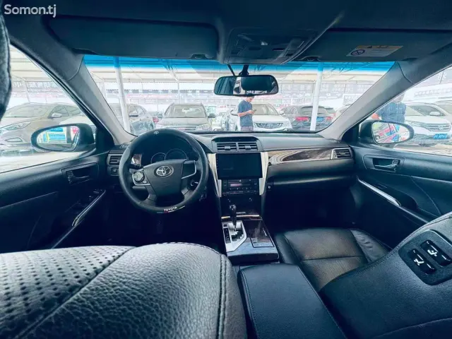 Toyota Camry 2016 · 2.0 AT