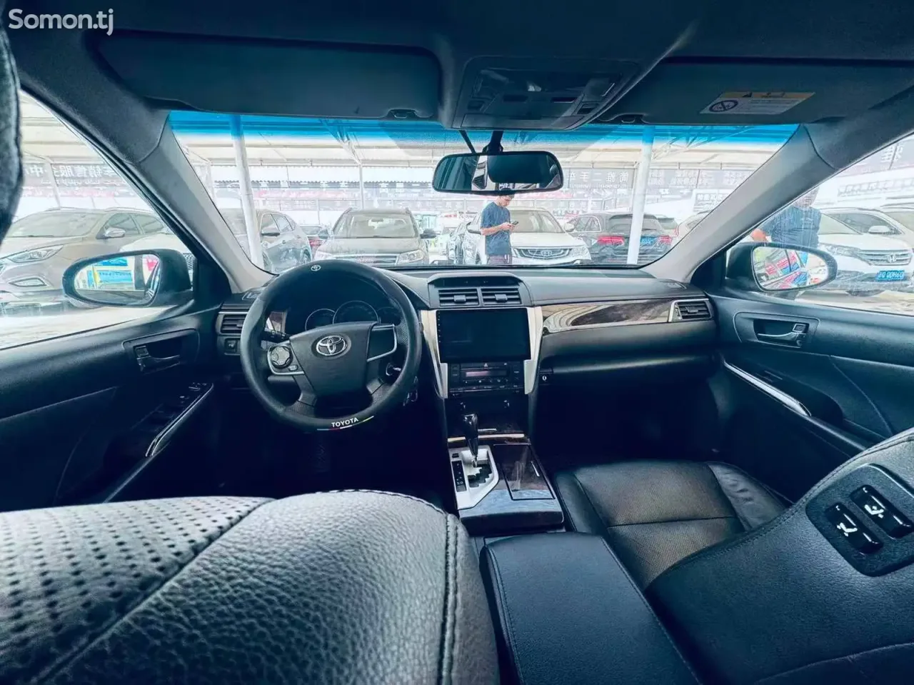 Toyota Camry 2016 · 2.0 AT
