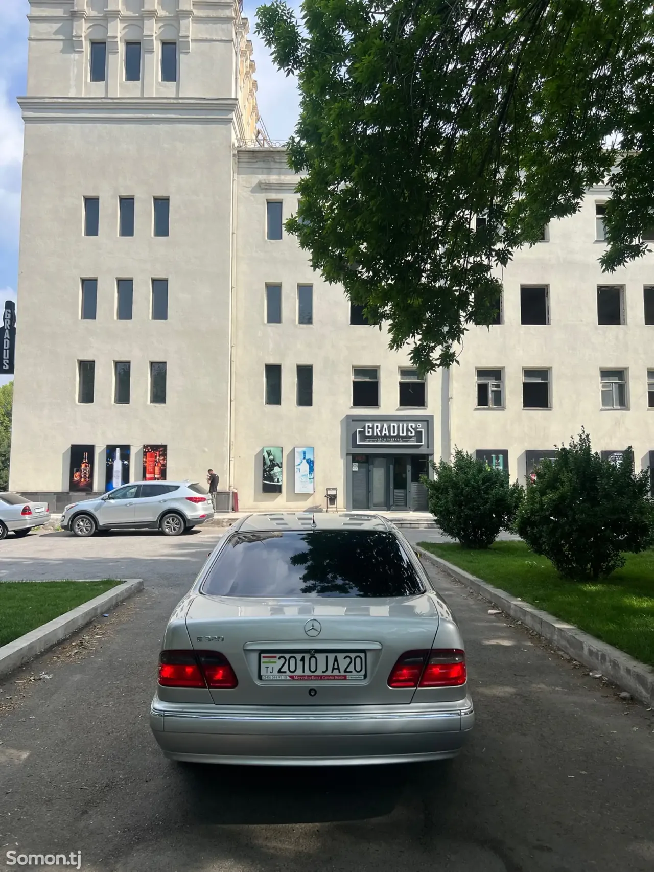 Mercedes-Benz E class 2000 · 2.0 AT
