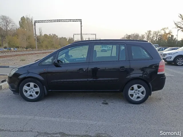 Opel Zafira 2006 · 1.6 MT