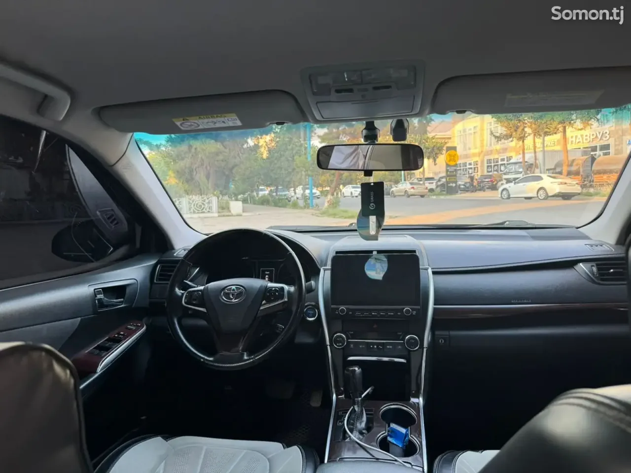 Toyota Camry 2015 · 2.5 AT