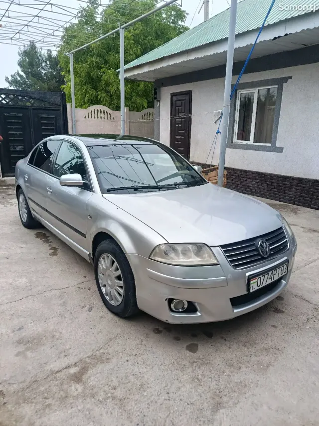 Volkswagen Passat 2003 · 1.8 MT