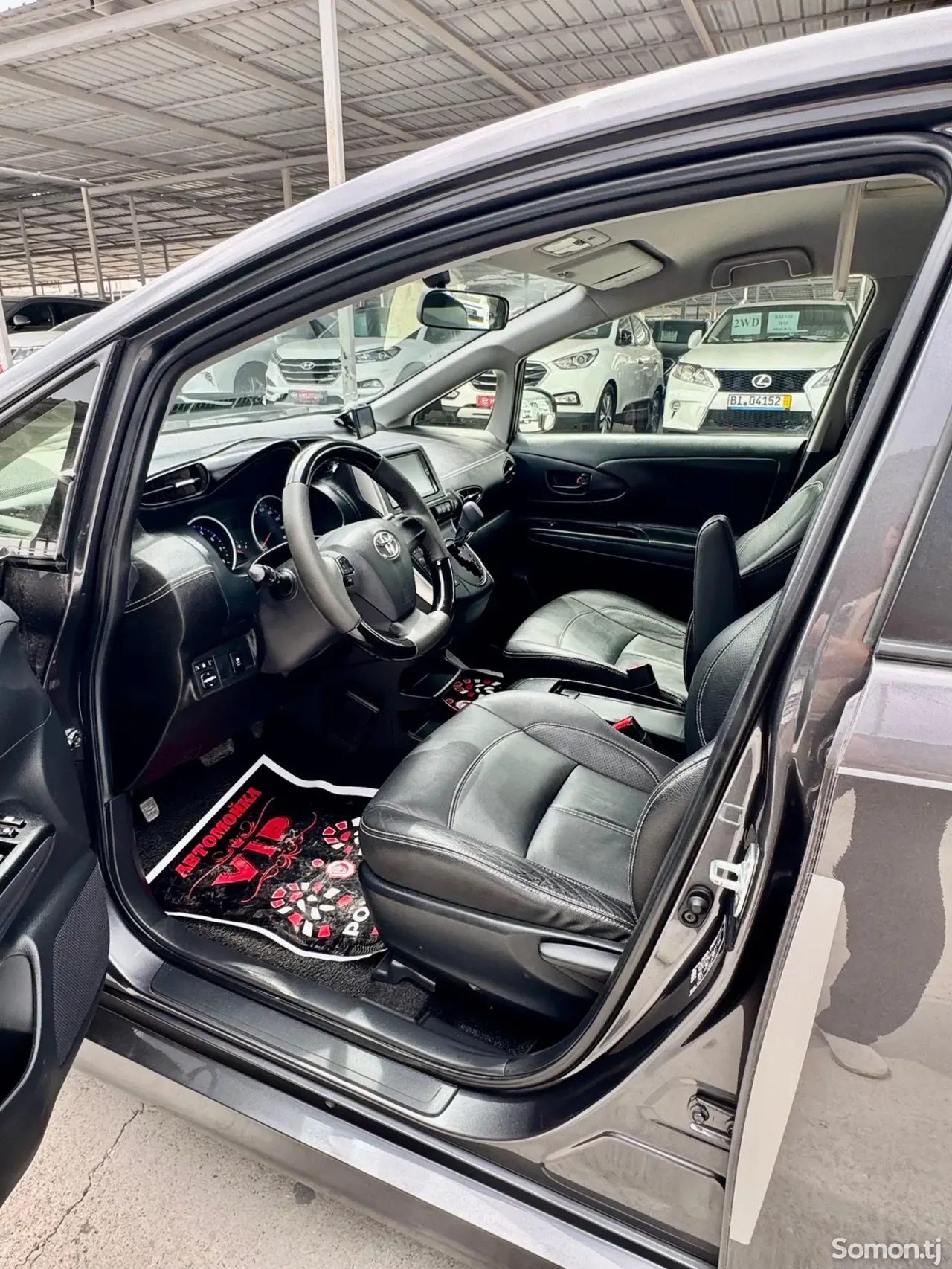 Toyota Wish 2015 · 1.8 AT