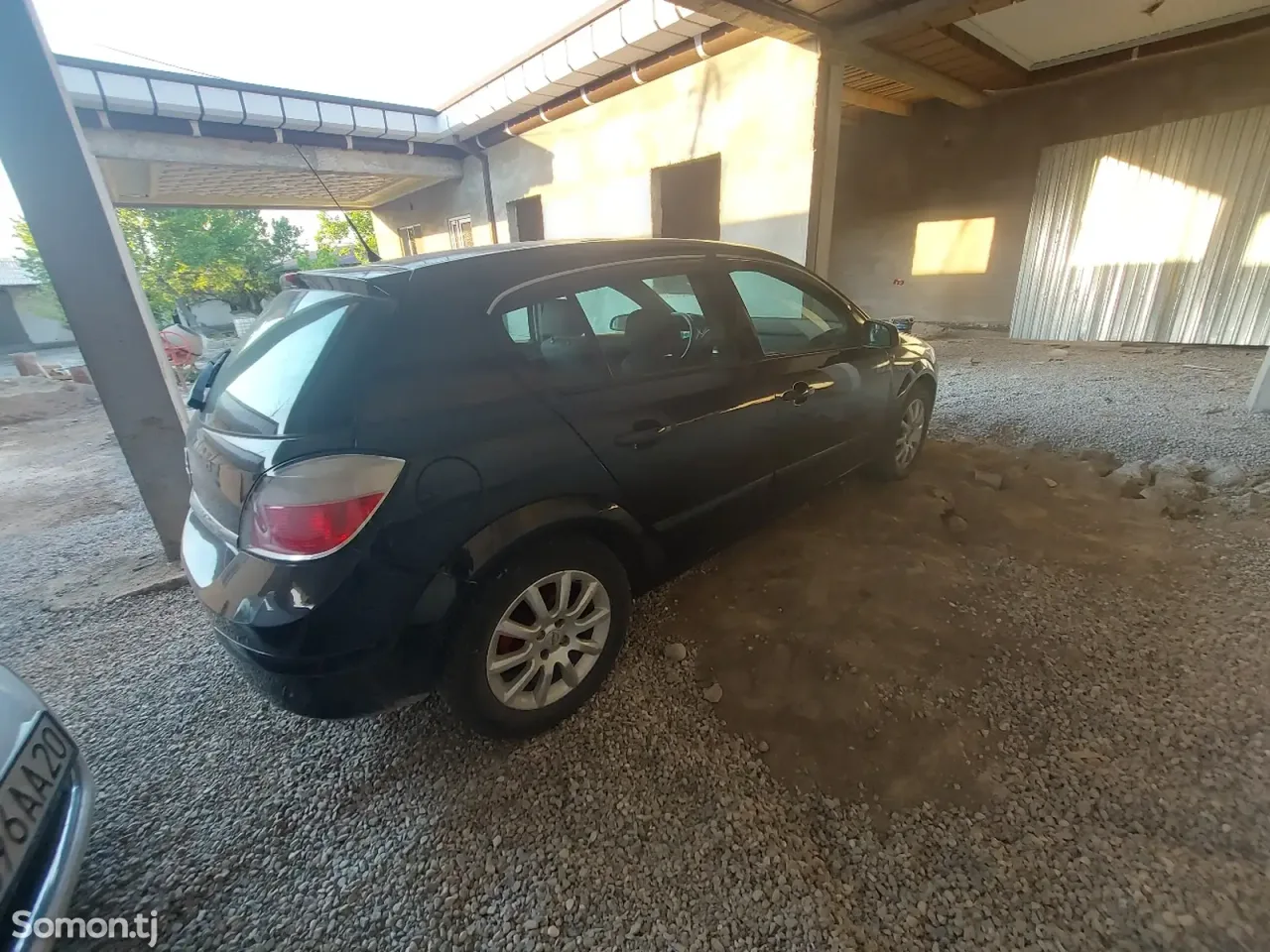 Opel Astra H 2004 · 1.6 MT