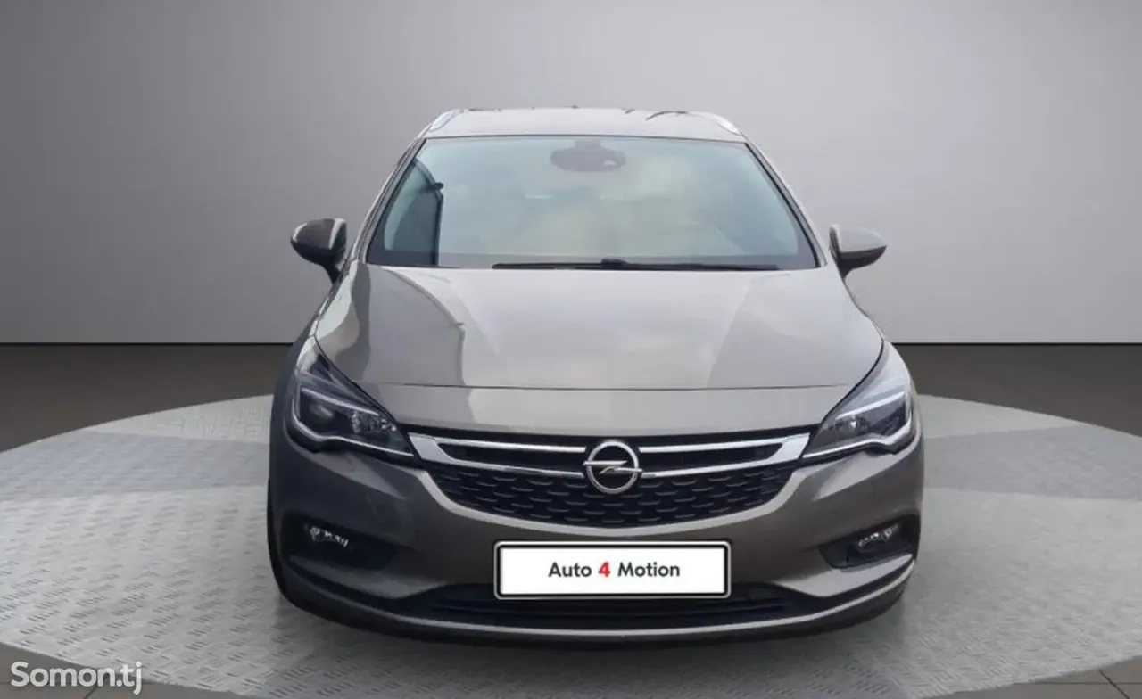 Opel Astra K 2016 · 1.0 MT